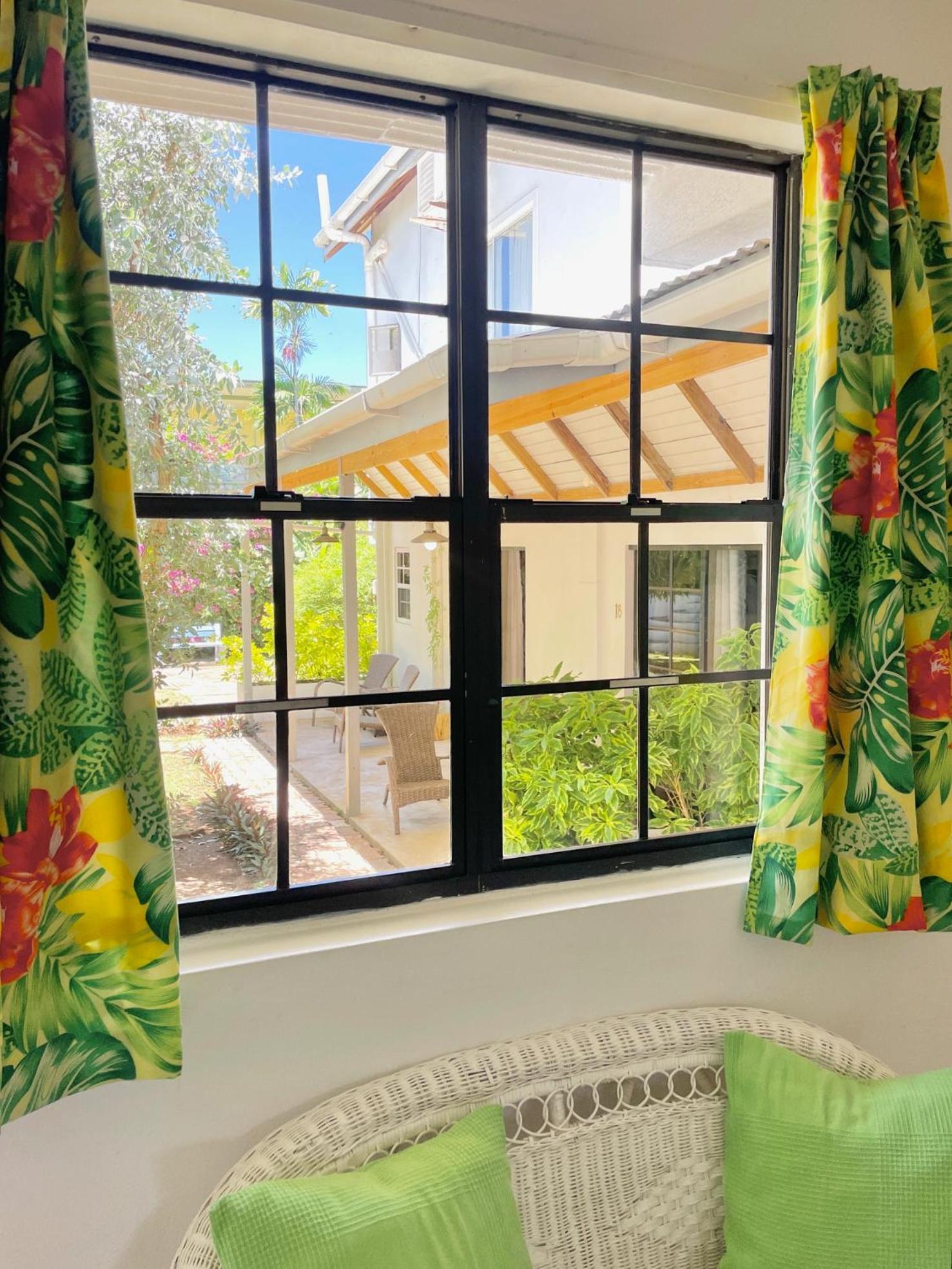 Bananaquit Tobago -Stay Near The Beach Crown Point Exteriör bild
