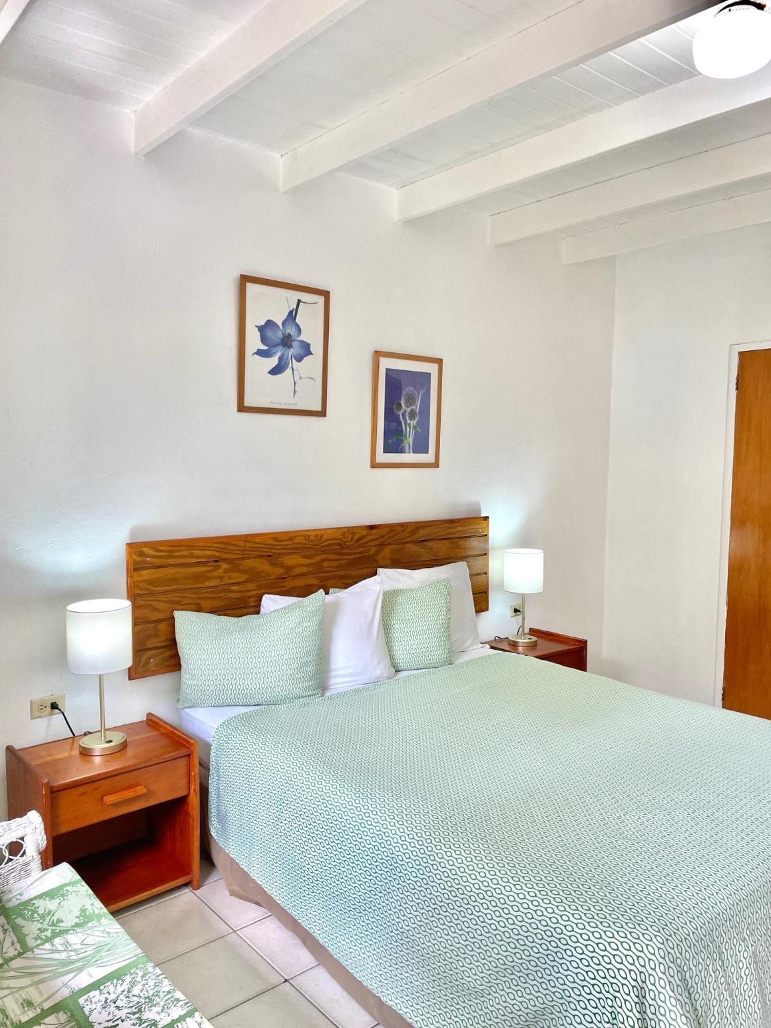 Bananaquit Tobago -Stay Near The Beach Crown Point Exteriör bild