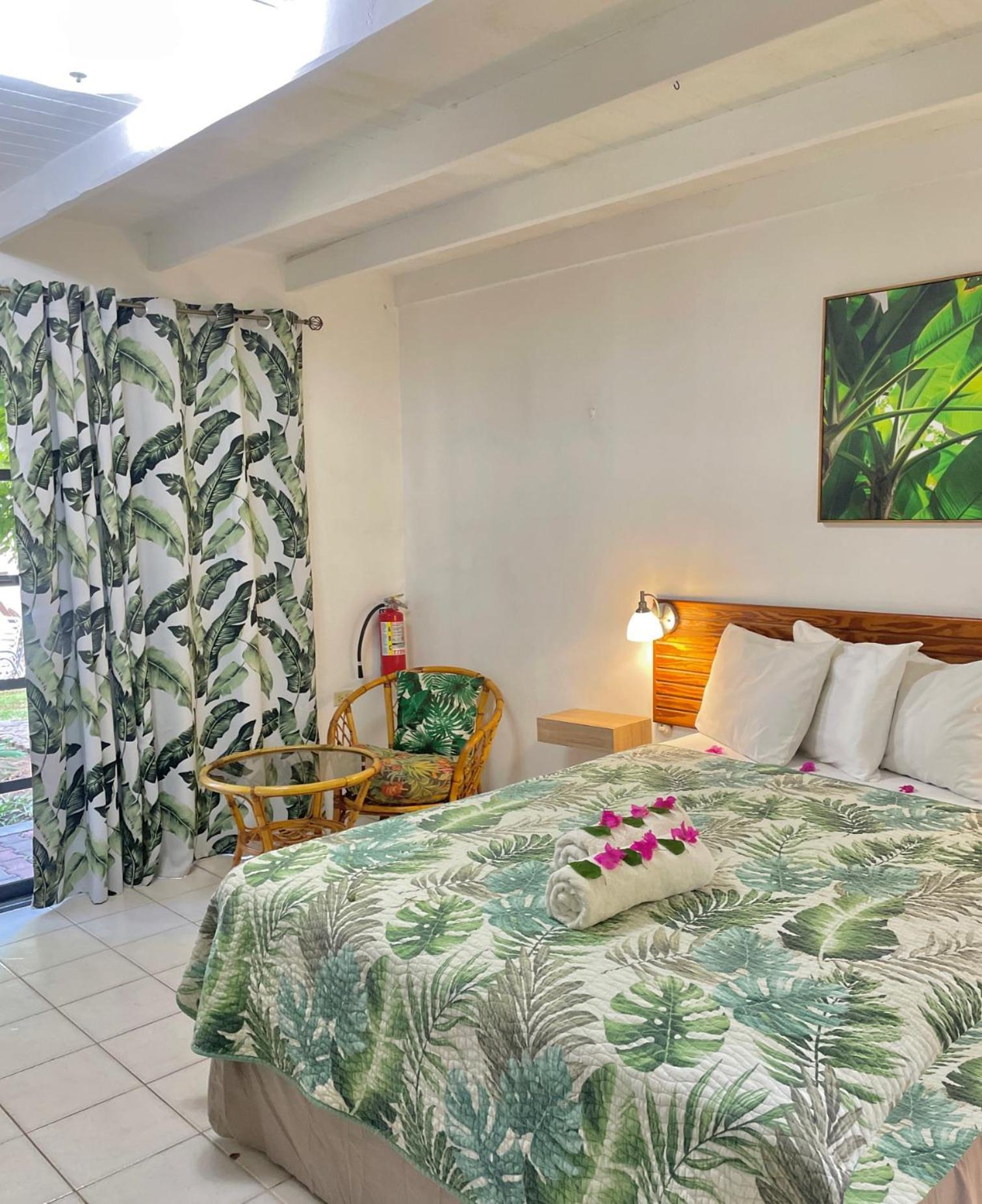 Bananaquit Tobago -Stay Near The Beach Crown Point Exteriör bild