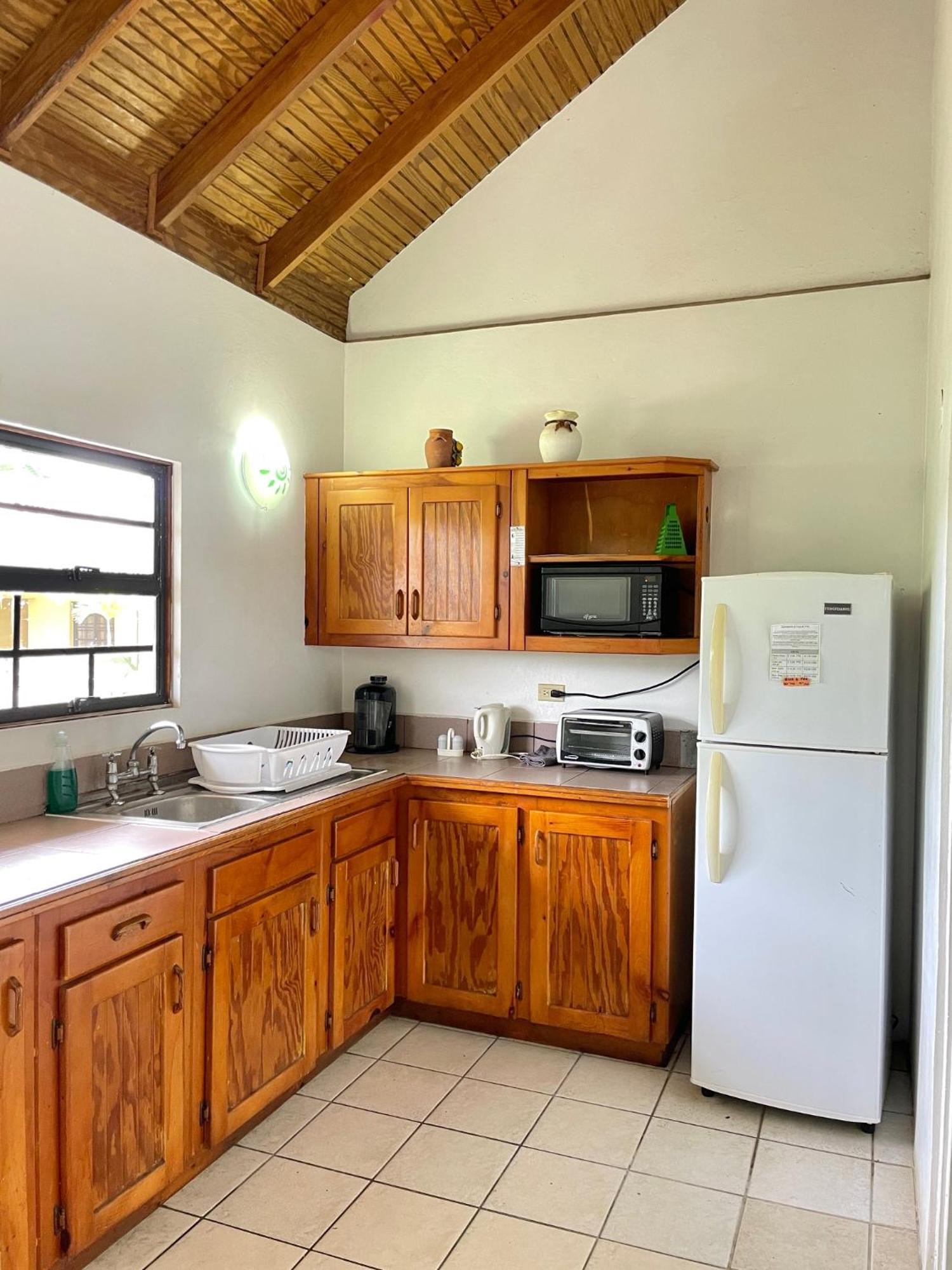 Bananaquit Tobago -Stay Near The Beach Crown Point Exteriör bild