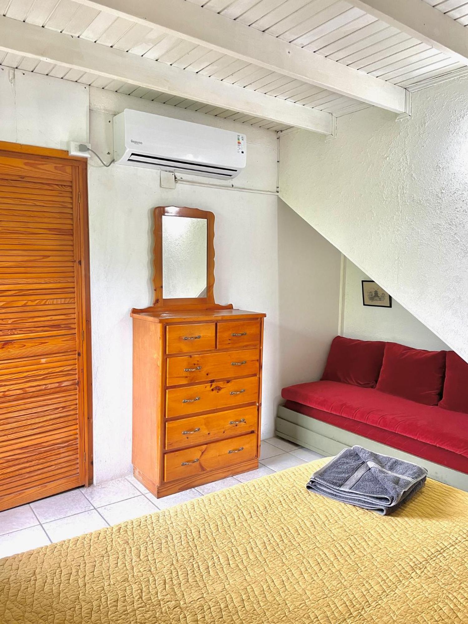 Bananaquit Tobago -Stay Near The Beach Crown Point Exteriör bild