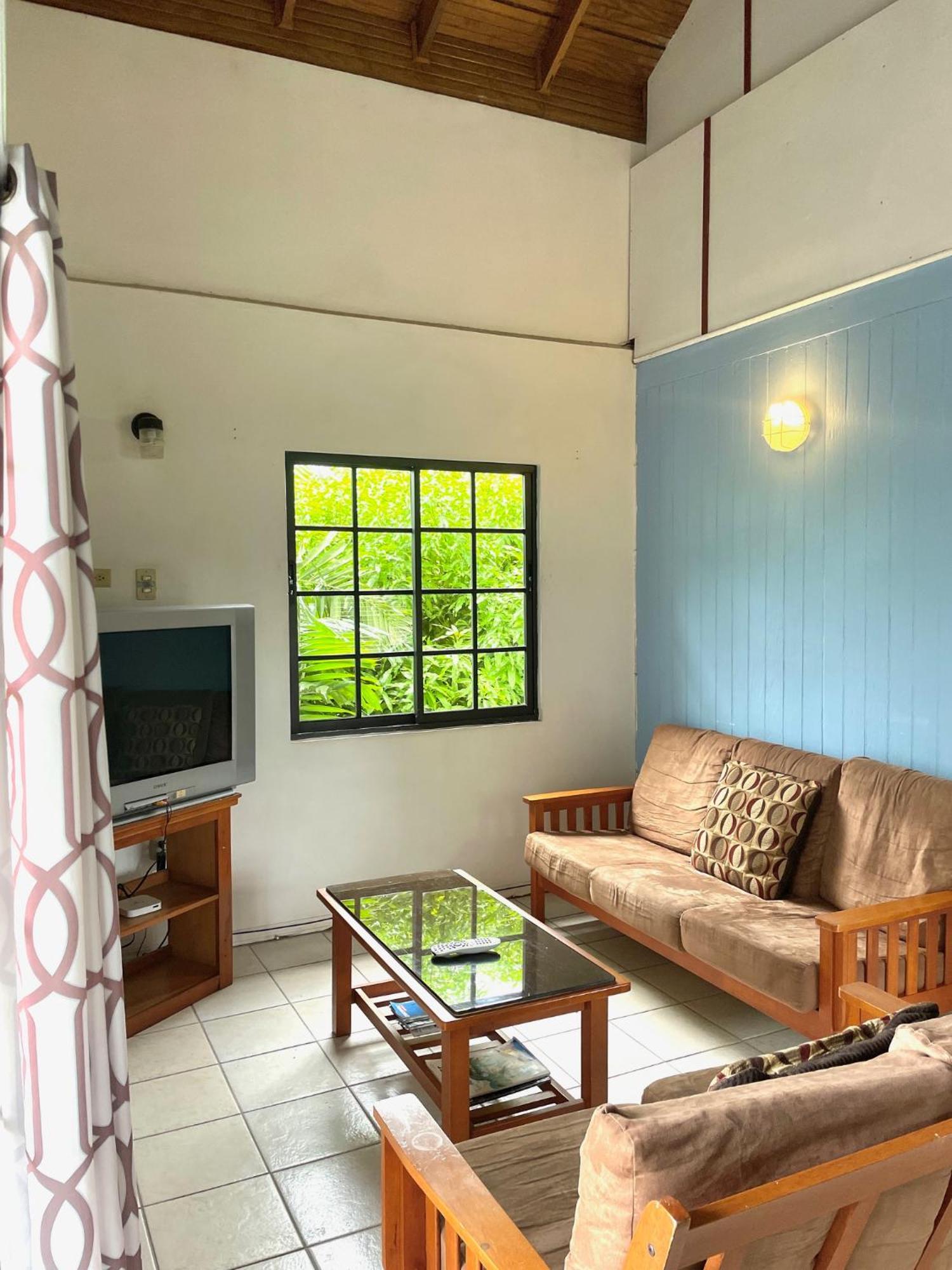 Bananaquit Tobago -Stay Near The Beach Crown Point Exteriör bild
