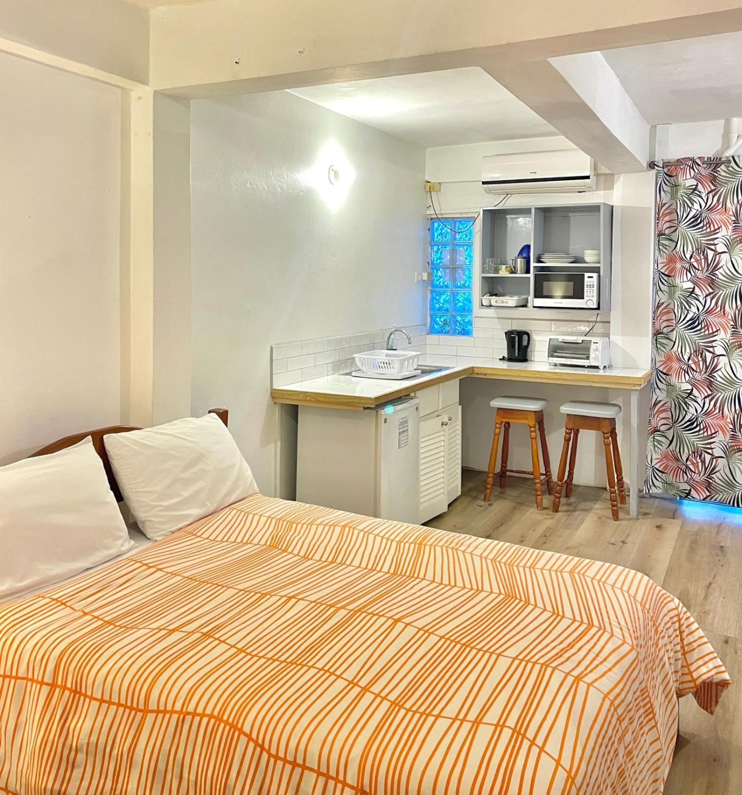 Bananaquit Tobago -Stay Near The Beach Crown Point Exteriör bild