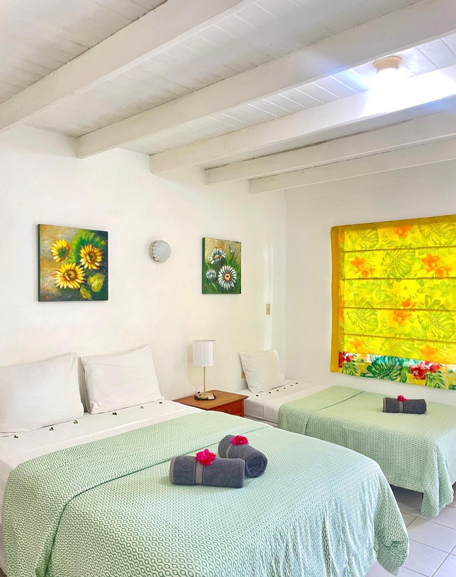 Bananaquit Tobago -Stay Near The Beach Crown Point Exteriör bild
